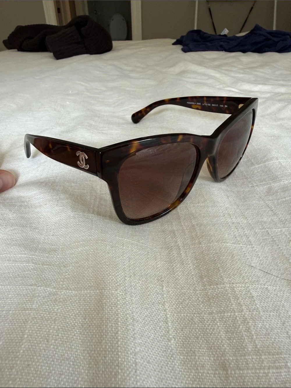 CHANEL Tortoiseshell Cat-Eye Sunglasses - Brown with quilted chanel case